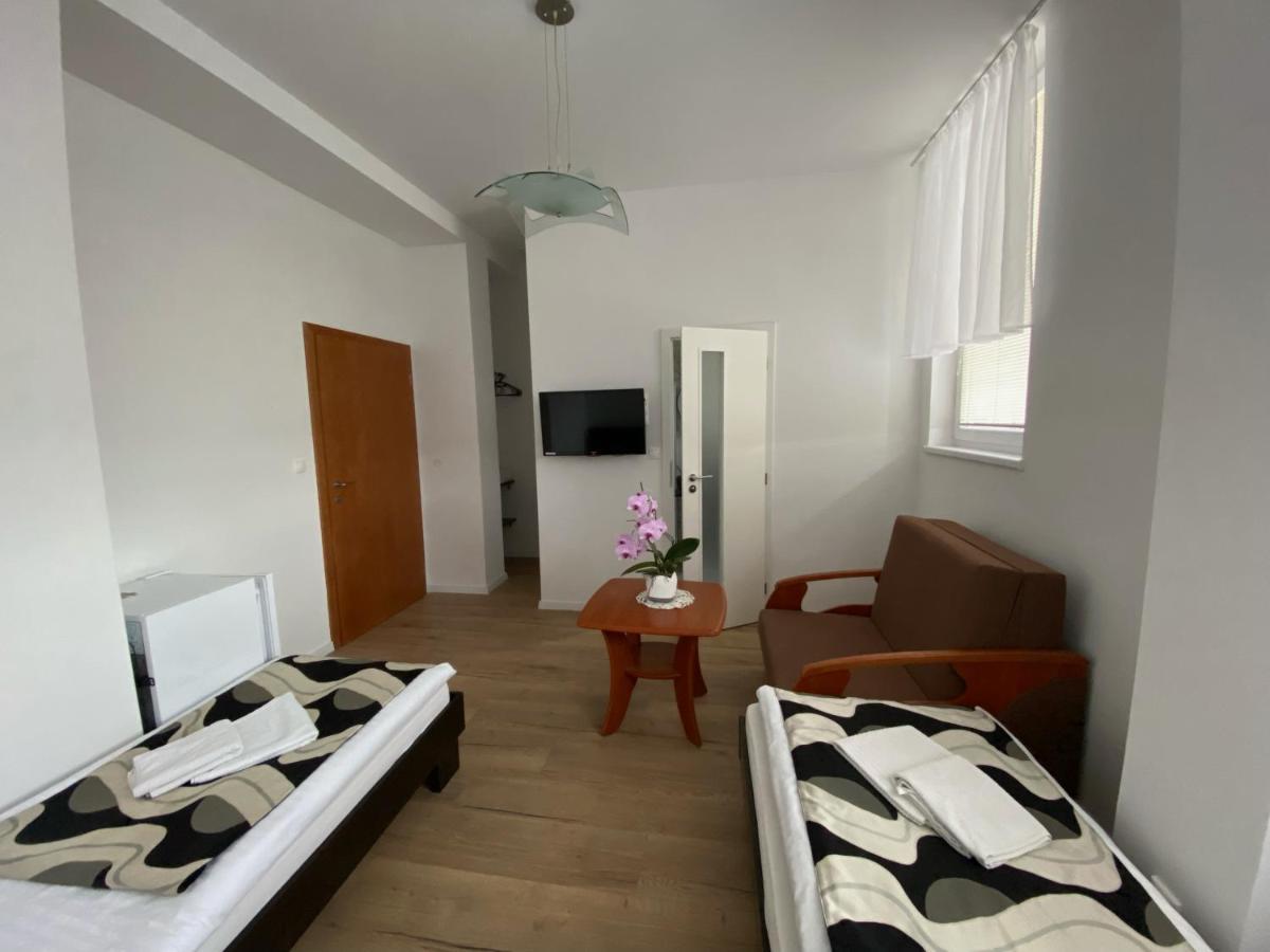 Guest House Penzion Fortuna Tvrdosin Esterno foto