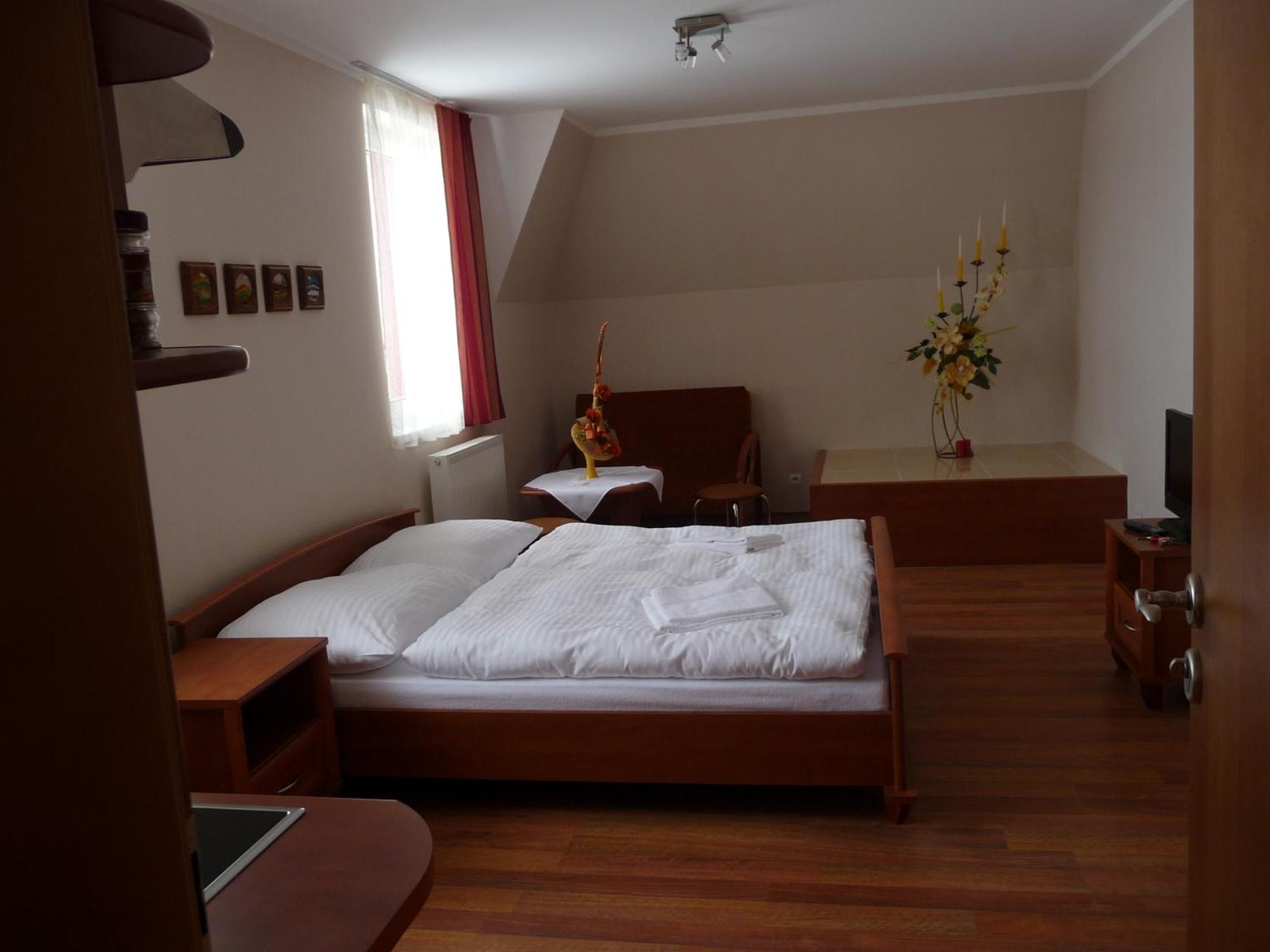 Guest House Penzion Fortuna Tvrdosin Esterno foto