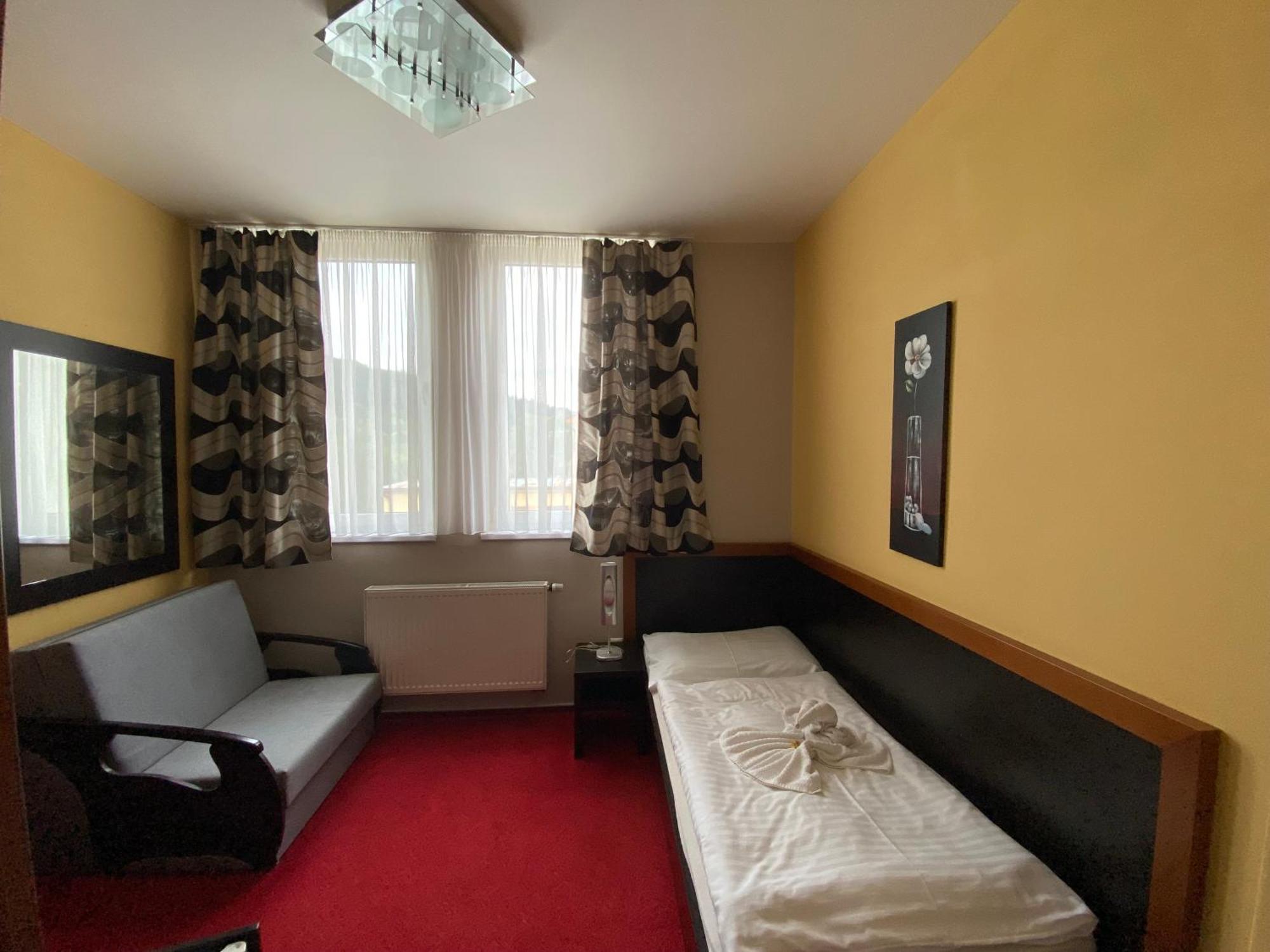 Guest House Penzion Fortuna Tvrdosin Esterno foto