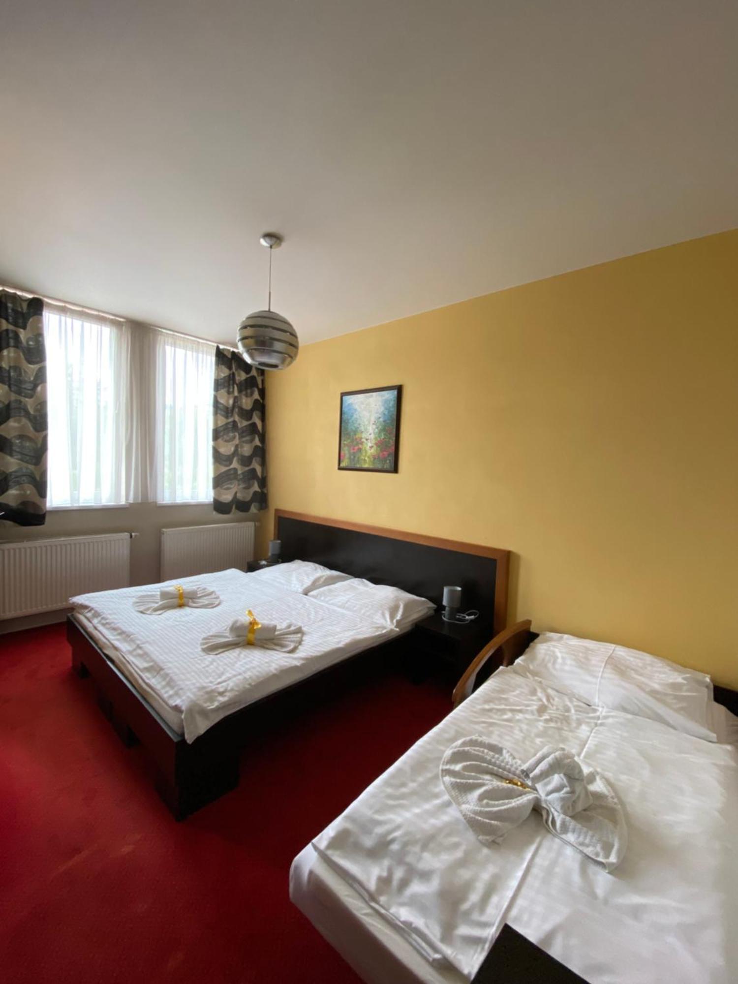 Guest House Penzion Fortuna Tvrdosin Esterno foto