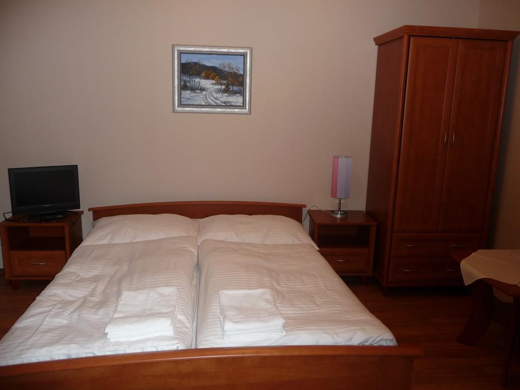 Guest House Penzion Fortuna Tvrdosin Esterno foto